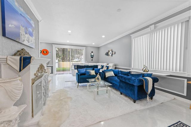 1078 Fairfax Circle W, Boynton Beach, FL 33436