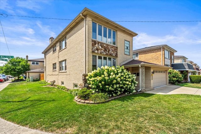 8423 W Wilson Avenue, Chicago, IL 60656