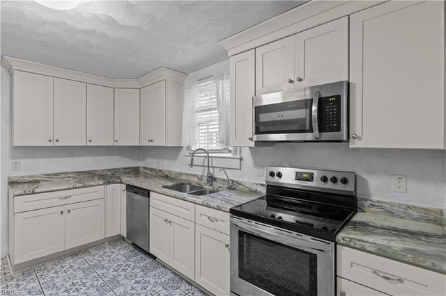 114 Franklin ST, Suffolk, VA 23434
