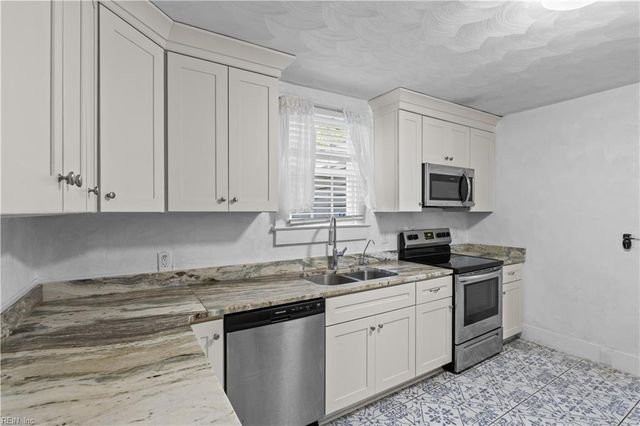 114 Franklin ST, Suffolk, VA 23434
