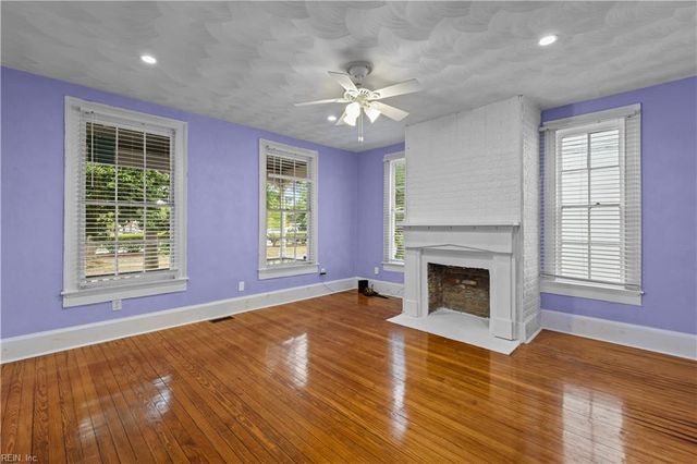 114 Franklin ST, Suffolk, VA 23434