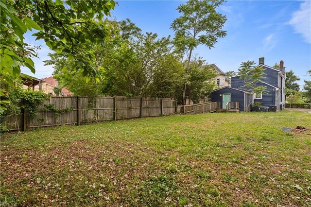114 Franklin ST, Suffolk, VA 23434
