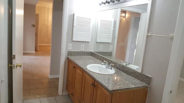 9809 Richmond Avenue G12, Houston, TX 77042