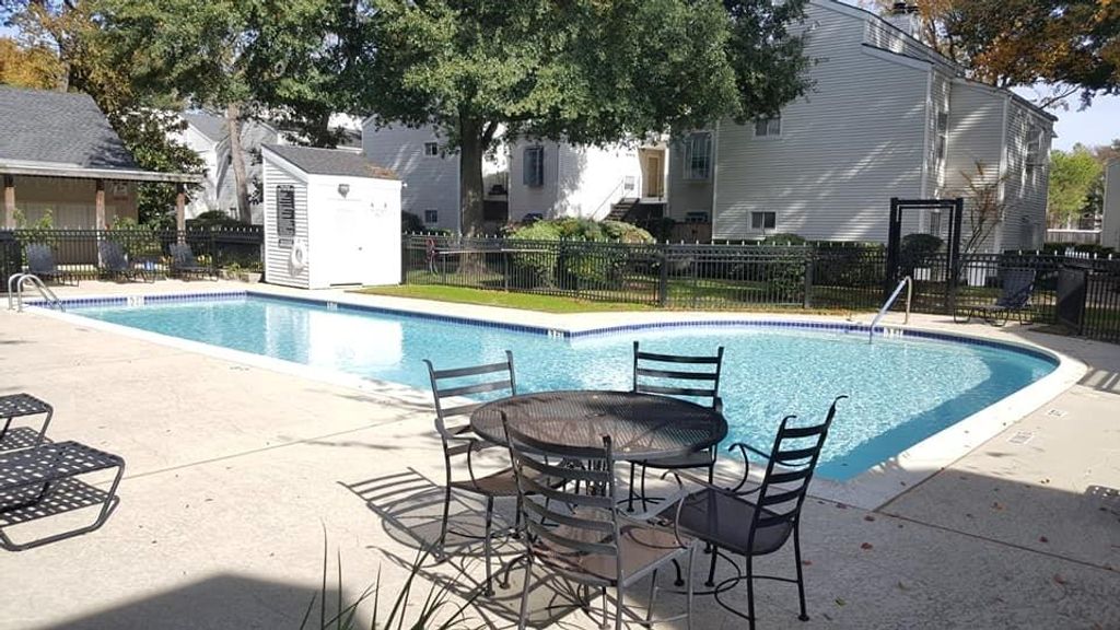 9809 Richmond Avenue G12, Houston, TX 77042