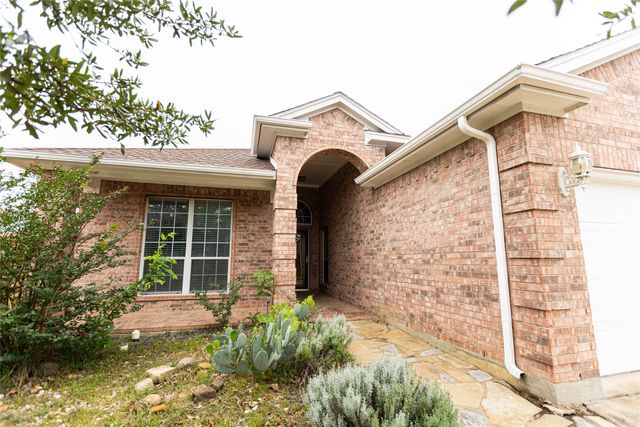 9901 Bend Court, Fort Worth, TX 76177