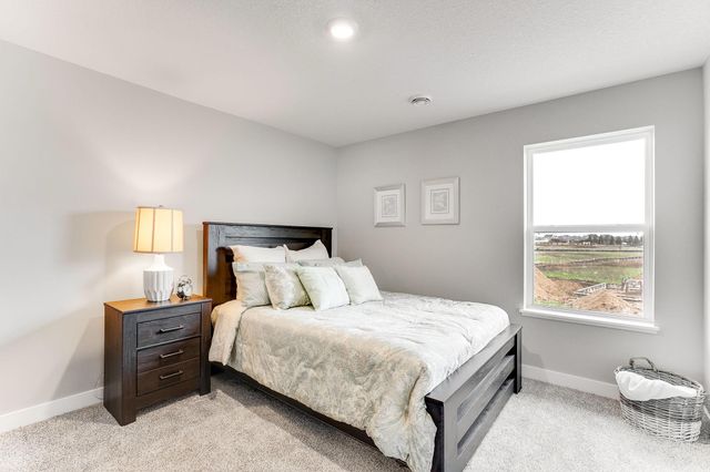 937 Stone Creek Drive, Jordan, MN 55352