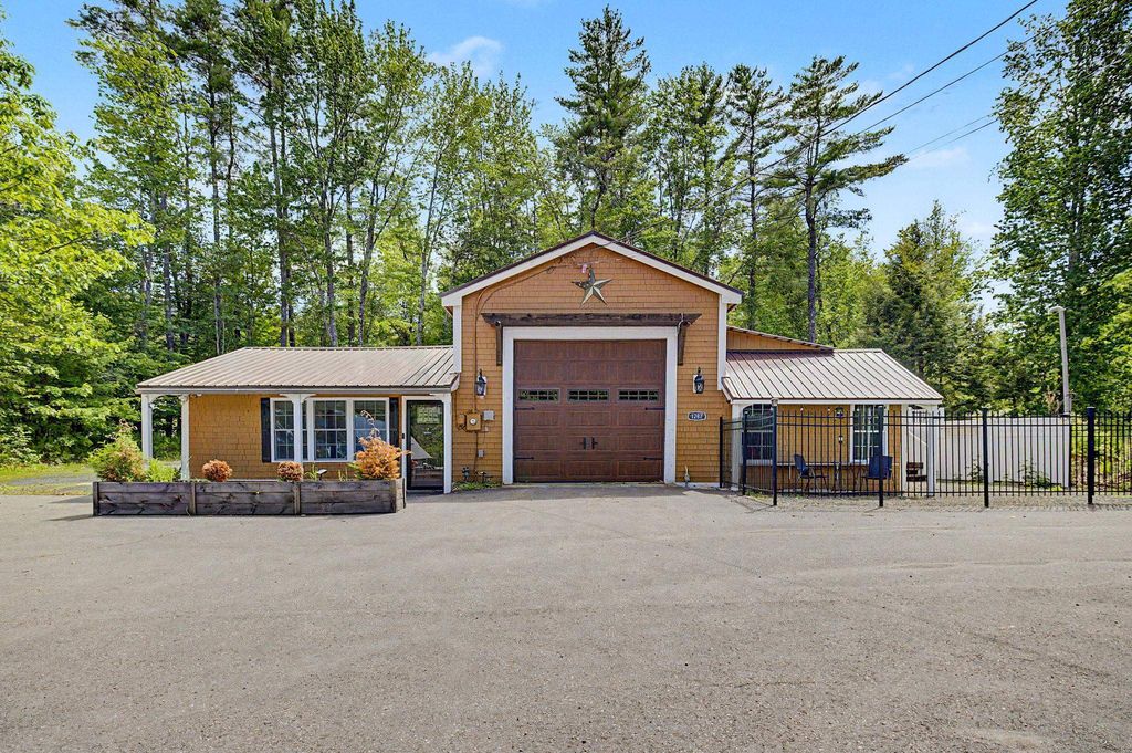 Image 1 of property listing at 1287 Bearcamp Highway, Tamworth, NH 03883
