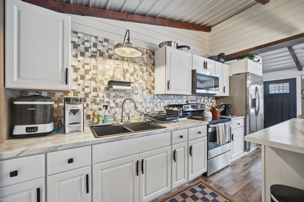Image 12 of property listing at 1287 Bearcamp Highway, Tamworth, NH 03883