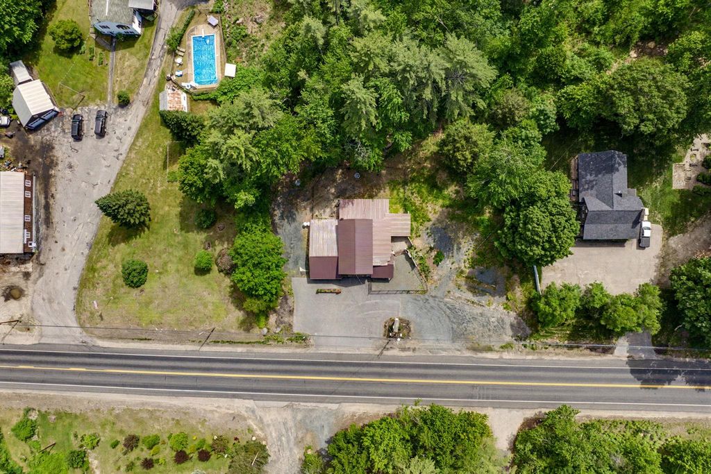 Image 4 of property listing at 1287 Bearcamp Highway, Tamworth, NH 03883