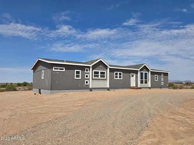 2942 N 333RD Avenue, Tonopah, AZ 85354