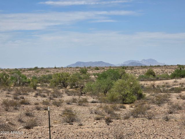 2942 N 333RD Avenue, Tonopah, AZ 85354