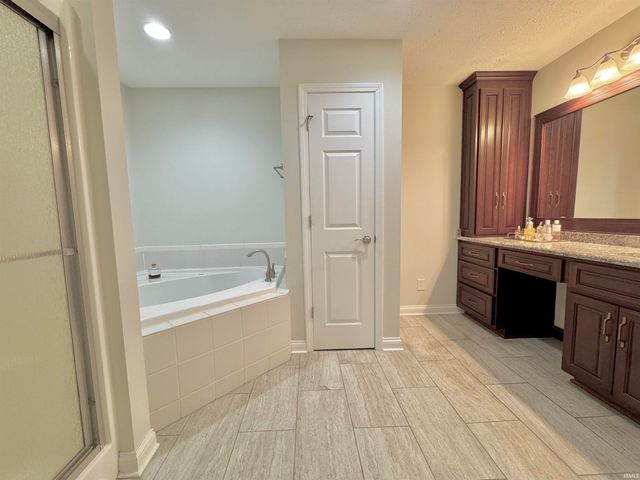 3418 Woodhaven Trail, Kokomo, IN 46902