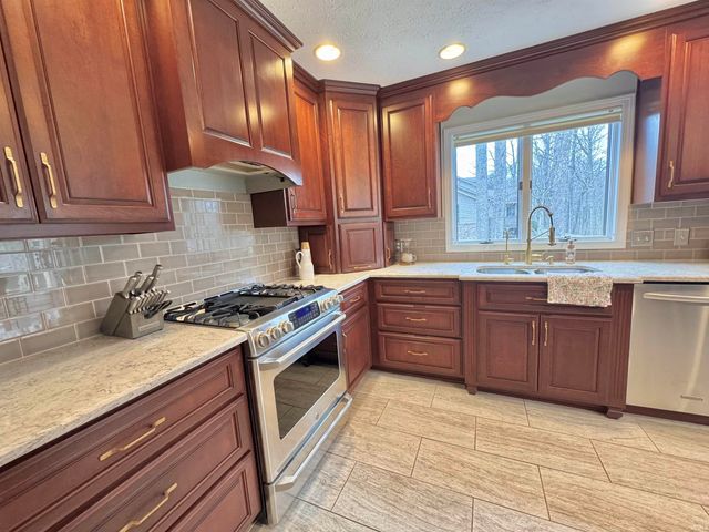 3418 Woodhaven Trail, Kokomo, IN 46902