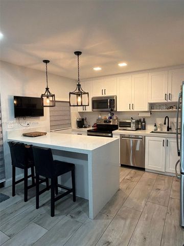 7751 SW 102nd Pl, Miami, FL 33173