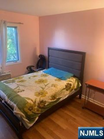 784 6th Street 776, Newark, NJ 07107