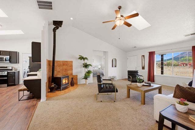 7 Santa Maria Drive, Edgewood, NM 87015