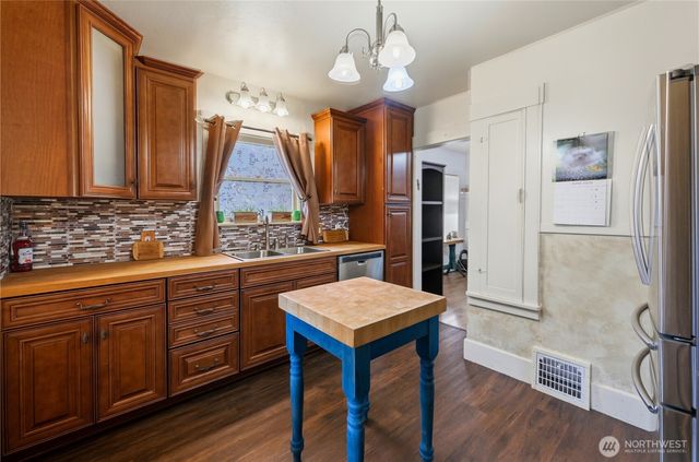 3018 S 7th Street, Tacoma, WA 98405