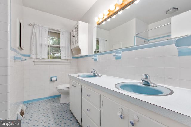 109 WOODLAND RD, Fredericksburg, VA 22401