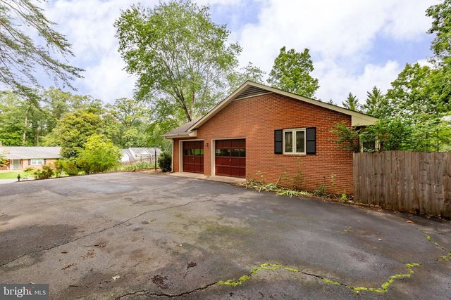 109 WOODLAND RD, Fredericksburg, VA 22401