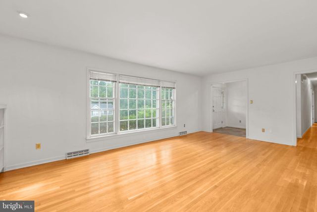 109 WOODLAND RD, Fredericksburg, VA 22401