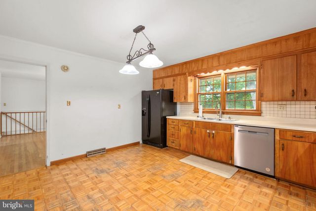 109 WOODLAND RD, Fredericksburg, VA 22401