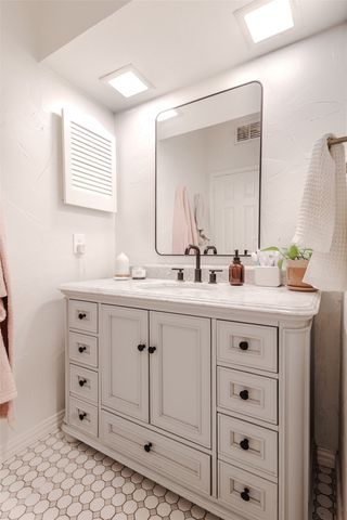 2013 Heatherbrook Drive, Grapevine, TX 76051