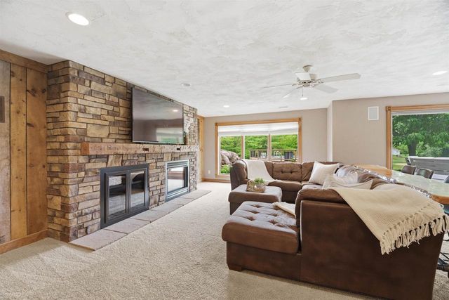 N983 FOX SPRINGS DRIVE, Greenville, WI 54942