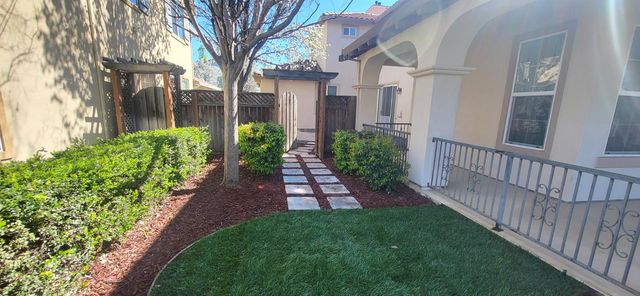 322 S Central Pkwy, Mountain House, CA 95391