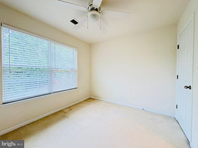 8268 LINBLAKE CT, Manassas, VA 20111