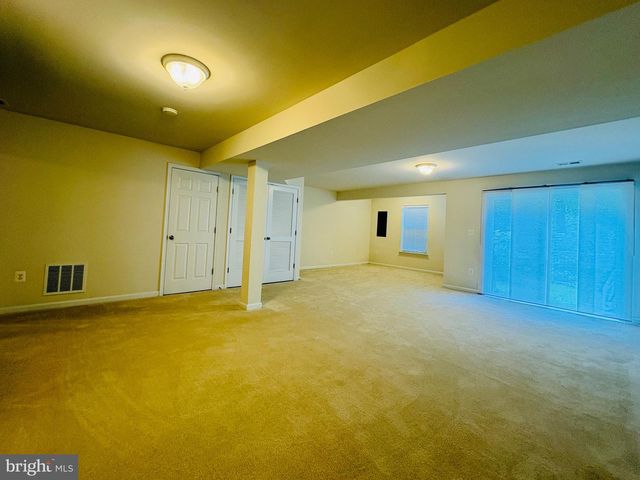 8268 LINBLAKE CT, Manassas, VA 20111