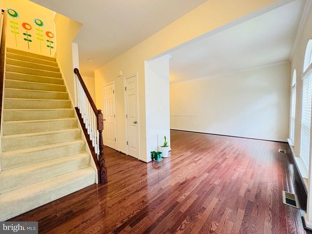 8268 LINBLAKE CT, Manassas, VA 20111