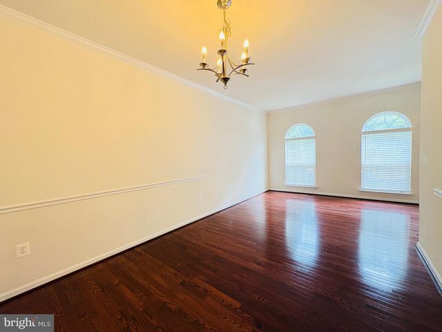 8268 LINBLAKE CT, Manassas, VA 20111