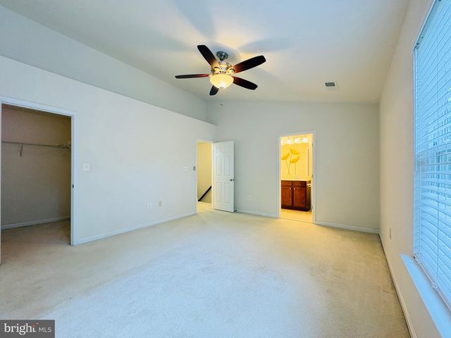 8268 LINBLAKE CT, Manassas, VA 20111