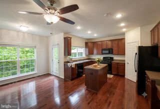 8268 LINBLAKE CT, Manassas, VA 20111