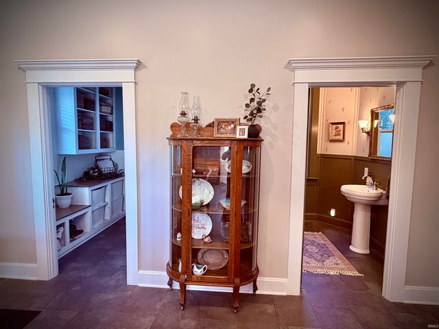 2418 Lincoln Avenue, Evansville, IN 47714
