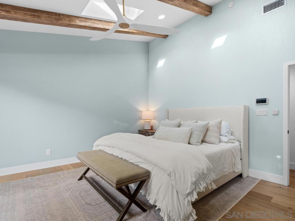 Image 23 of property listing at 8804 Robinhood Lane, La Jolla, CA 92037