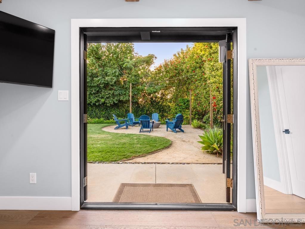 Image 25 of property listing at 8804 Robinhood Lane, La Jolla, CA 92037