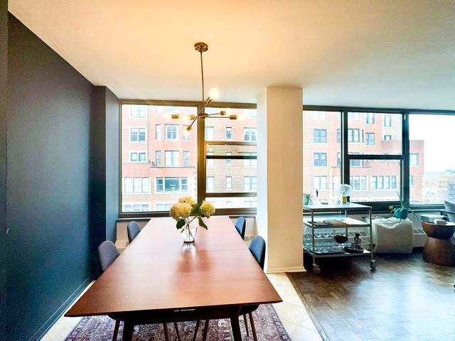 360 W Wellington Avenue 15D, Chicago, IL 60657