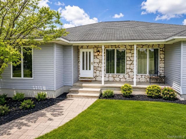354 Petticoat Lane, Bloomingburg, NY 12721