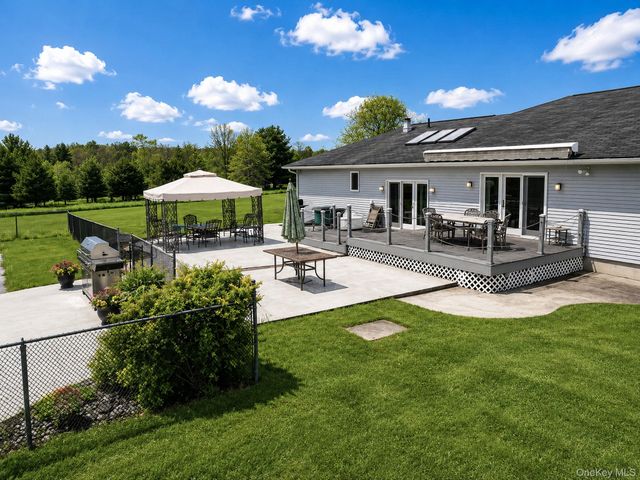 354 Petticoat Lane, Bloomingburg, NY 12721