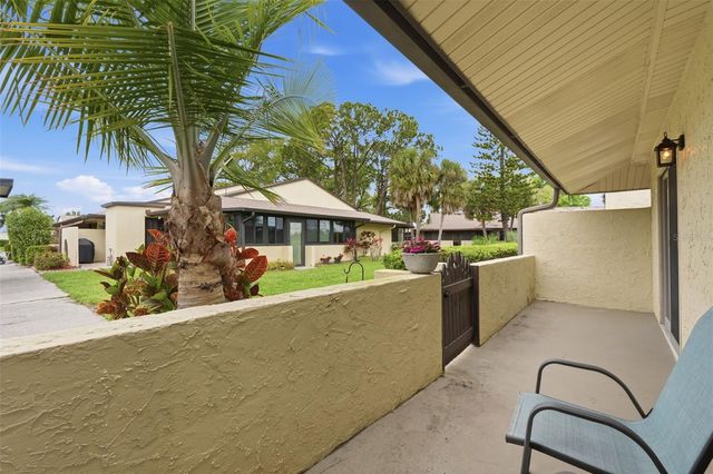 1304 13TH CIRCLE SE 110, Largo, FL 33771