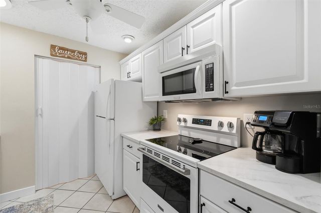 1304 13TH CIRCLE SE 110, Largo, FL 33771