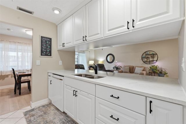 1304 13TH CIRCLE SE 110, Largo, FL 33771