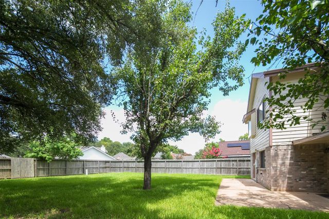 2206 Greencove Lane, Sugar Land, TX 77479