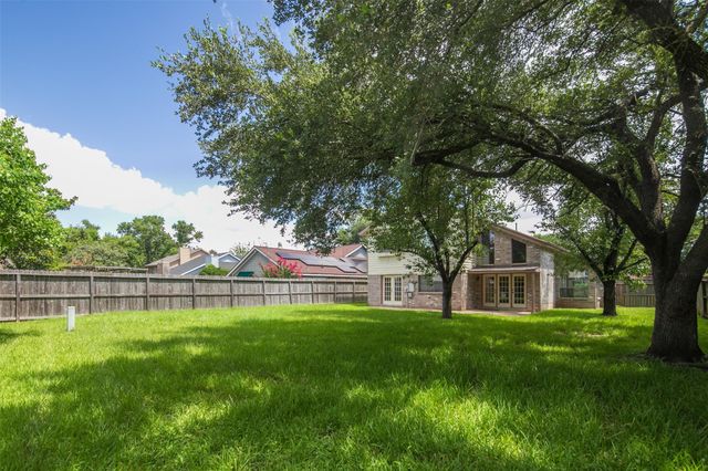 2206 Greencove Lane, Sugar Land, TX 77479