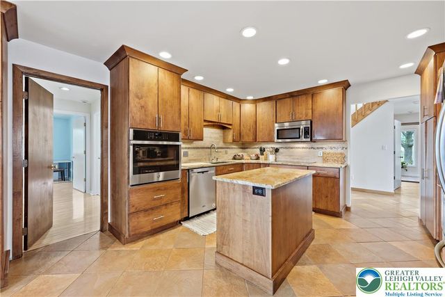 1421 Greene Hill Court, Weisenberg Twp, PA 19530