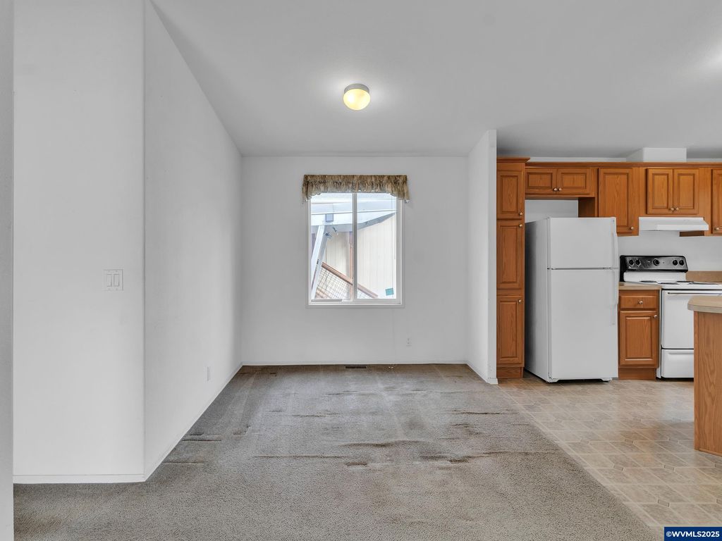 Image 11 of property listing at 1005 Ferry St 26, Dayton, OR 97114