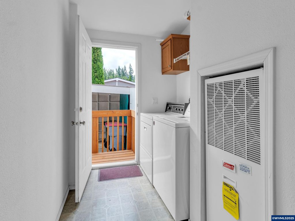 Image 14 of property listing at 1005 Ferry St 26, Dayton, OR 97114