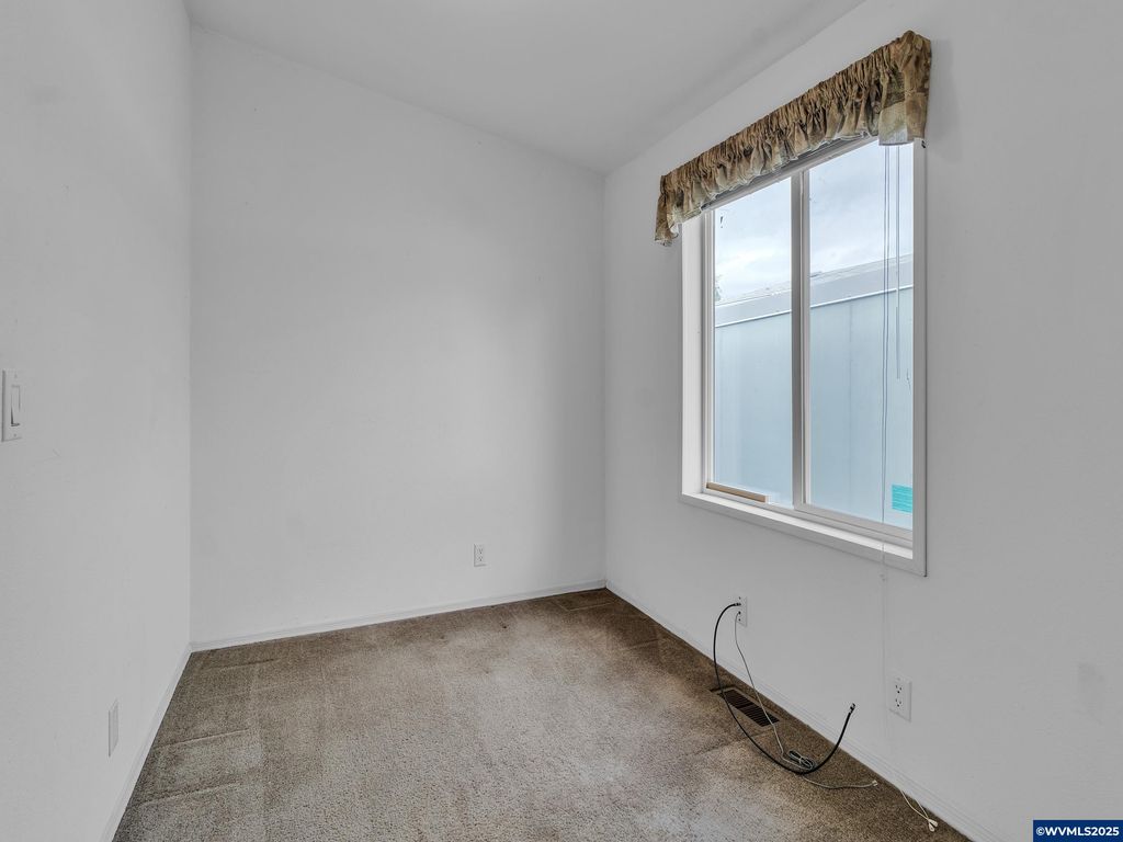 Image 15 of property listing at 1005 Ferry St 26, Dayton, OR 97114