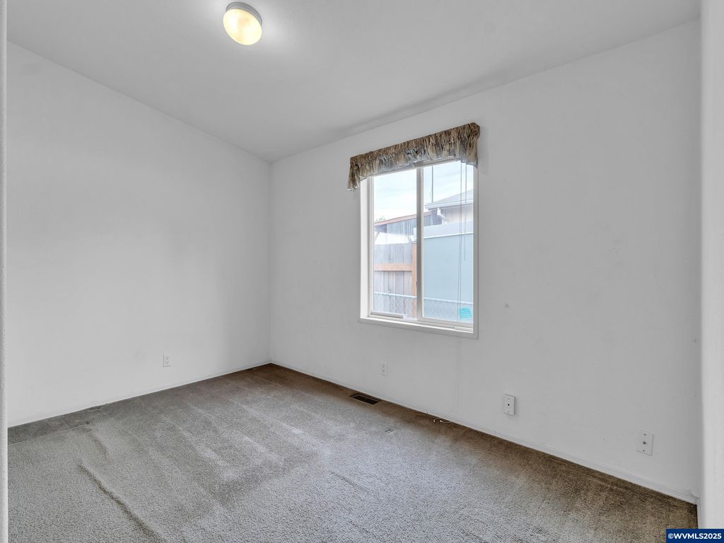 Image 19 of property listing at 1005 Ferry St 26, Dayton, OR 97114